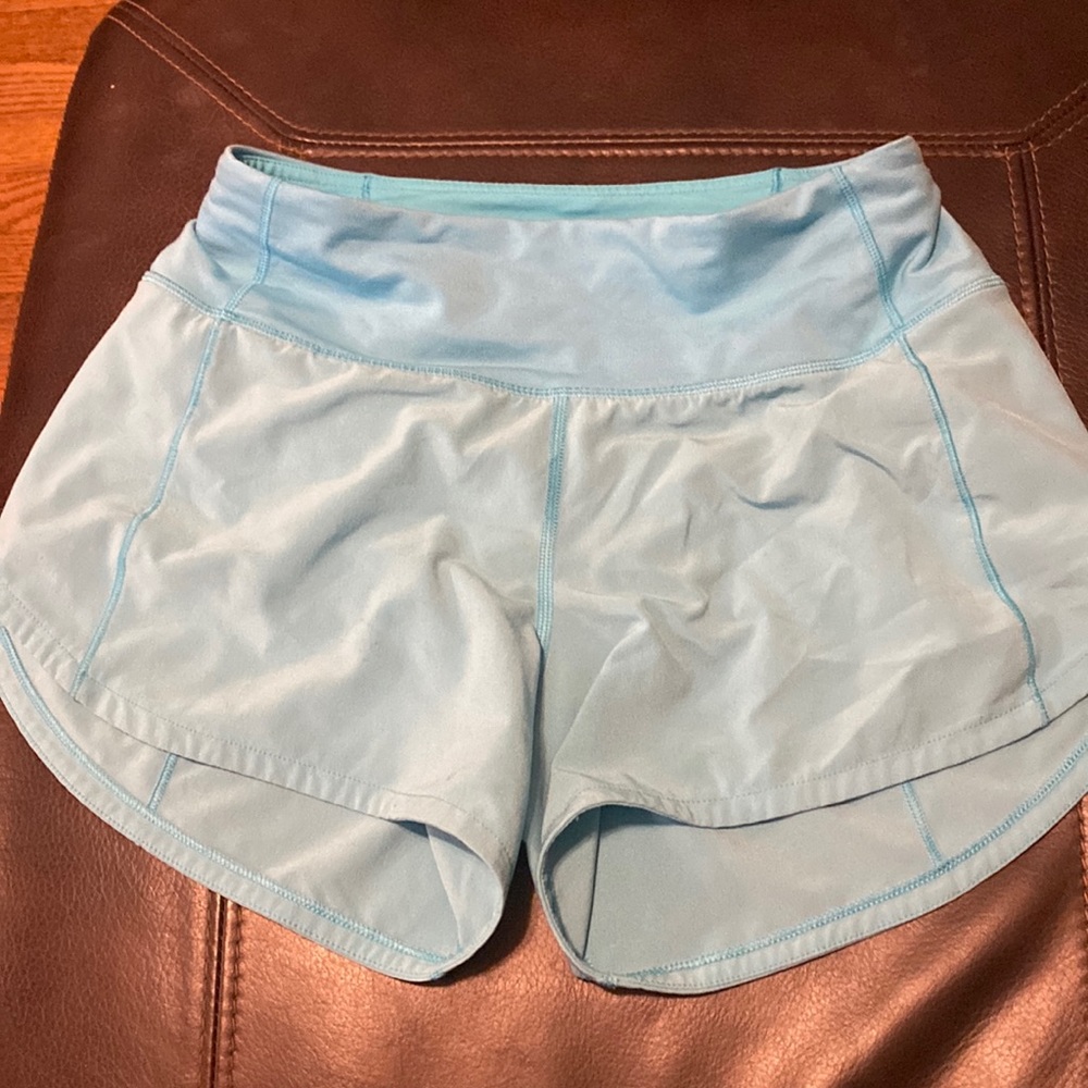 size 2 4inch lulu electric turquoise shorts in great condition only worn once